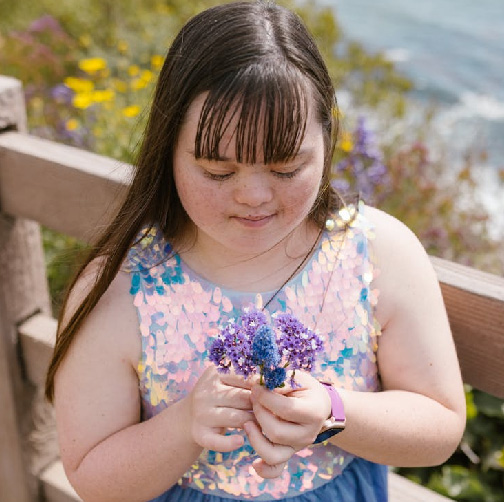 children girl with flowers